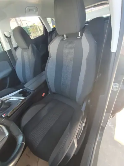 Peugeot 3008 2019 - 17 EUR, 80000 km - AUTO.MOTO.pt - 80000km - foto 17 de 26