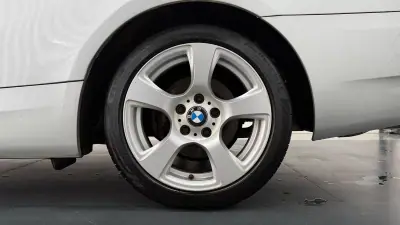 BMW 320 2007 - 13990 EUR, 175425 km - AUTO.MOTO.pt - 175425km - foto 10 de 24