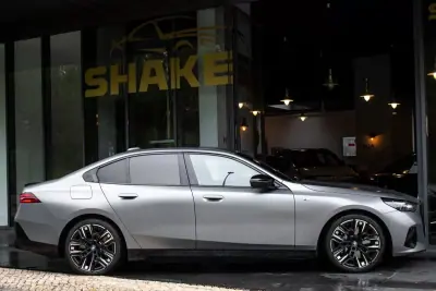 BMW i5 2023 - 74990 EUR, 17145 km - AUTO.MOTO.pt - 17145km - foto 5 de 60