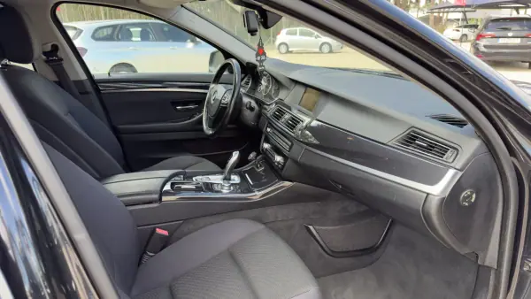 BMW 520 2013 - 16500 EUR, 244000 km - AUTO.MOTO.pt - 244000km - foto 26 de 47
