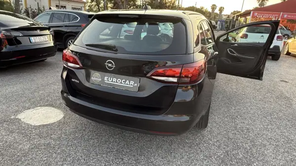 Opel Astra Sports Tourer 2021 - 11640 EUR, 149717 km - AUTO.MOTO.pt - 149717km - foto 29 de 52