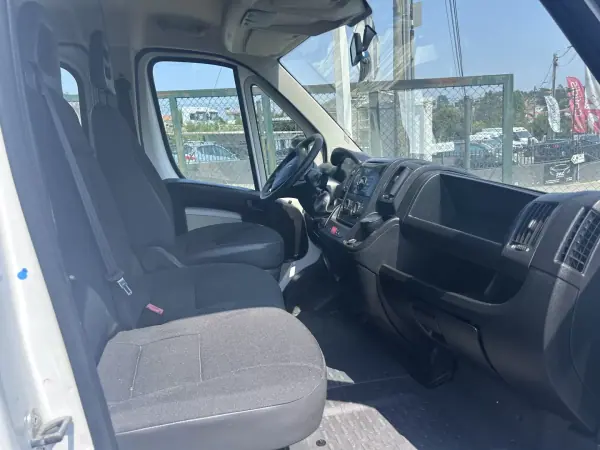 Peugeot Boxer 2013 - 18500 EUR, 96000 km - AUTO.MOTO.pt - 96000km - foto 13 de 14