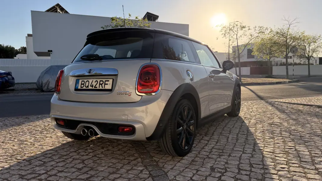 MINI 3 Portas 2016 - 17990 EUR, 105971 km - AUTO.MOTO.pt - 105971km - foto 3 de 23
