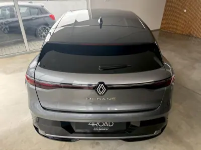 Renault Mégane E-Tech 2023 - 25500 EUR, 58000 km - AUTO.MOTO.pt - 58000km - foto 49 de 121