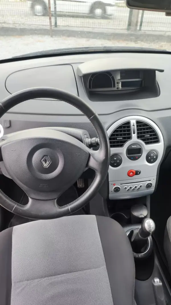 Renault Grand Modus 2009 - 6589 EUR, 209758 km - AUTO.MOTO.pt - 209758km - foto 6 de 15