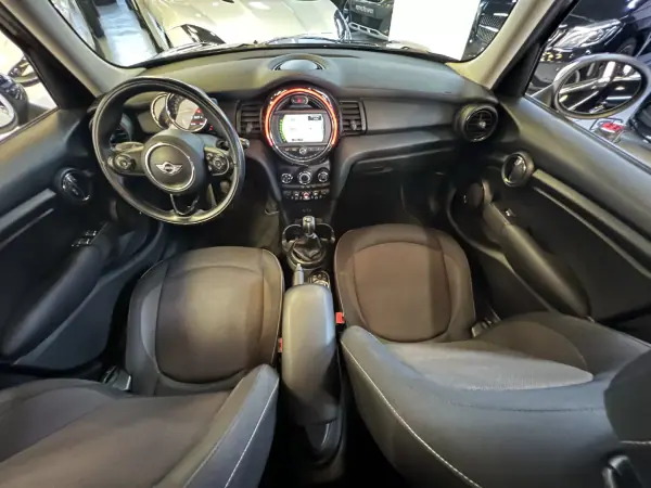 MINI 5 Portas 2016 - 13990 EUR, 95000 km - AUTO.MOTO.pt - 95000km - foto 10 de 41