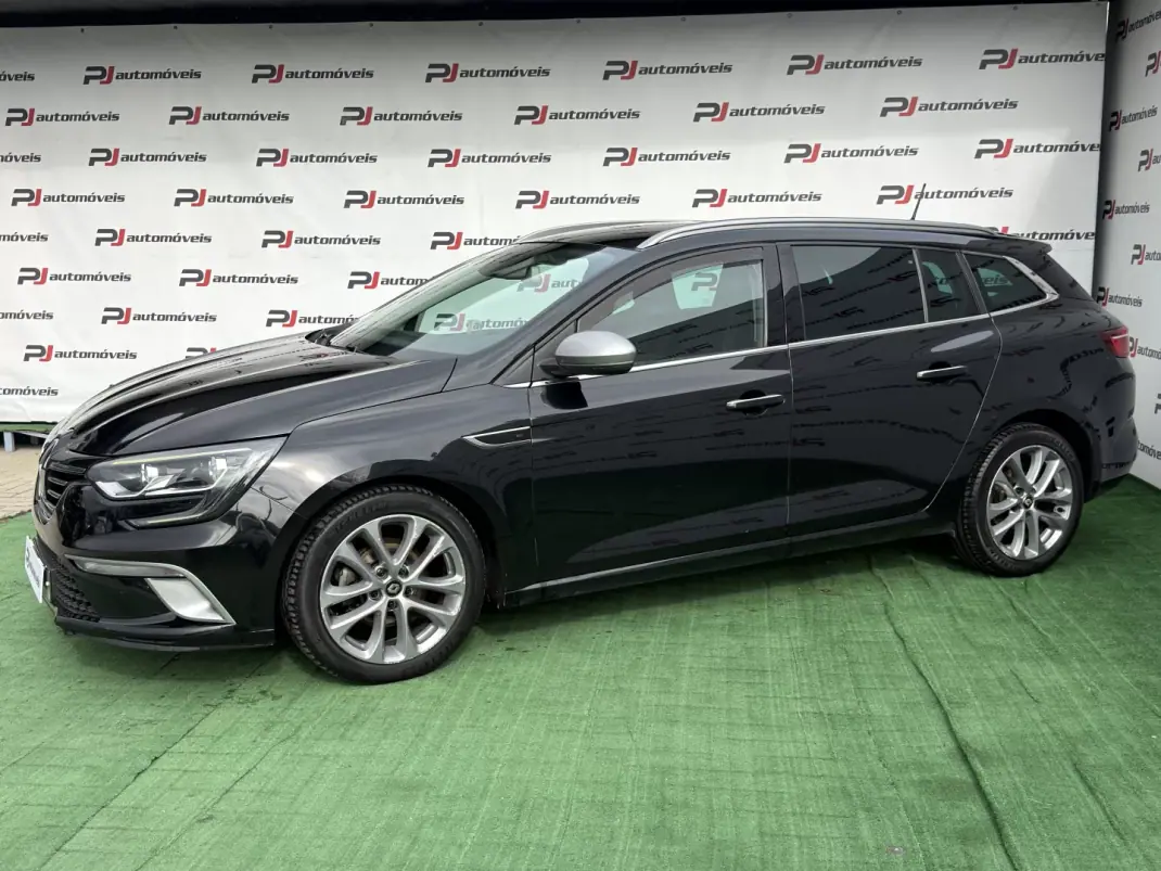 Renault Mégane 2019 - 15990 EUR, 122827 km - AUTO.MOTO.pt - 122827km - foto 2 de 21