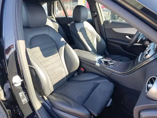 Mercedes-Benz C 300 2020 - 27500 EUR, 164000 km - AUTO.MOTO.pt - 164000km - foto 11 de 19