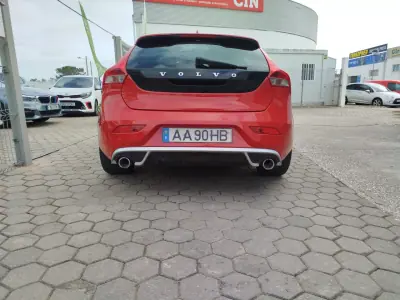 Volvo V40 2014 - 15500 EUR, 185280 km - AUTO.MOTO.pt - 185280km - foto 2 de 20