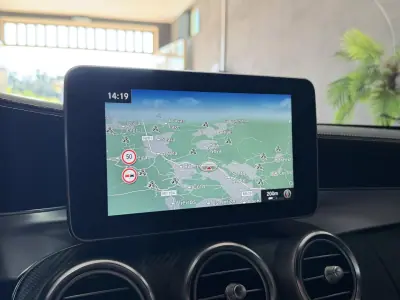 Mercedes-Benz C 63 AMG 2018 - 79990 EUR, 35000 km - AUTO.MOTO.pt - 35000km - foto 13 de 18