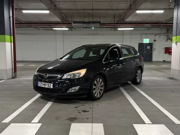 Opel Astra 2012 - 4500 EUR, 205000 km - AUTO.MOTO.pt - 205000km - foto 2 de 10