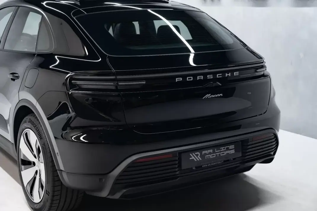 Porsche Macan 2025 - 74950 EUR, 22000 km - 22000km - foto 12 de 55