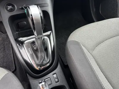 Renault Captur 2016 - 13490 EUR, 143000 km - AUTO.MOTO.pt - 143000km - foto 15 de 15