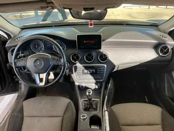 Mercedes-Benz A 180 2014 - 15900 EUR, 190600 km - AUTO.MOTO.pt - 190600km - foto 3 de 4