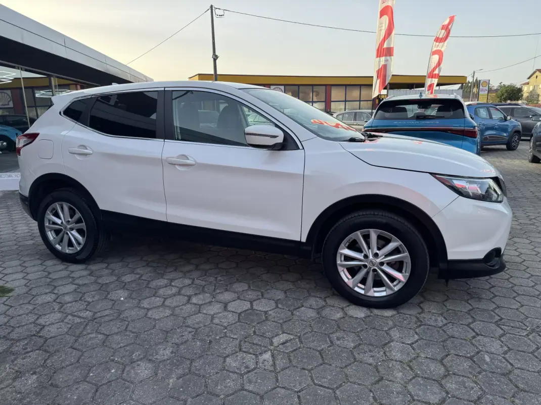 Nissan Qashqai 2015 - 11500 EUR, 258000 km - AUTO.MOTO.pt - 258000km - foto 5 de 36