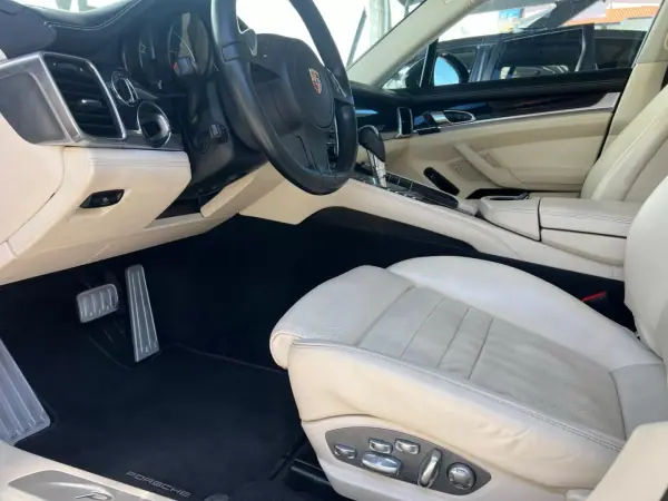 Porsche Panamera 2014 - 46000 EUR, 136900 km - AUTO.MOTO.pt - 136900km - foto 19 de 19