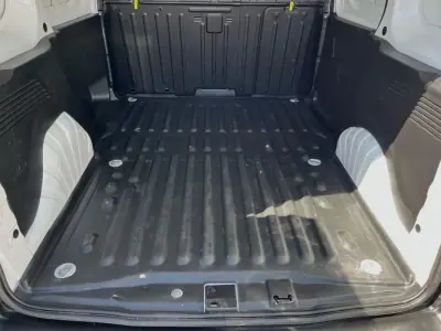 Peugeot 2019 - 12300 EUR, 92000 km - AUTO.MOTO.pt - 92000km - foto 14 de 19