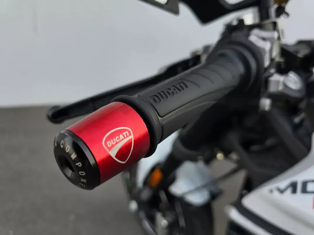 Ducati Monster 1000 2025 - 10500 EUR, 4500 km - 4500km - foto 16 de 22