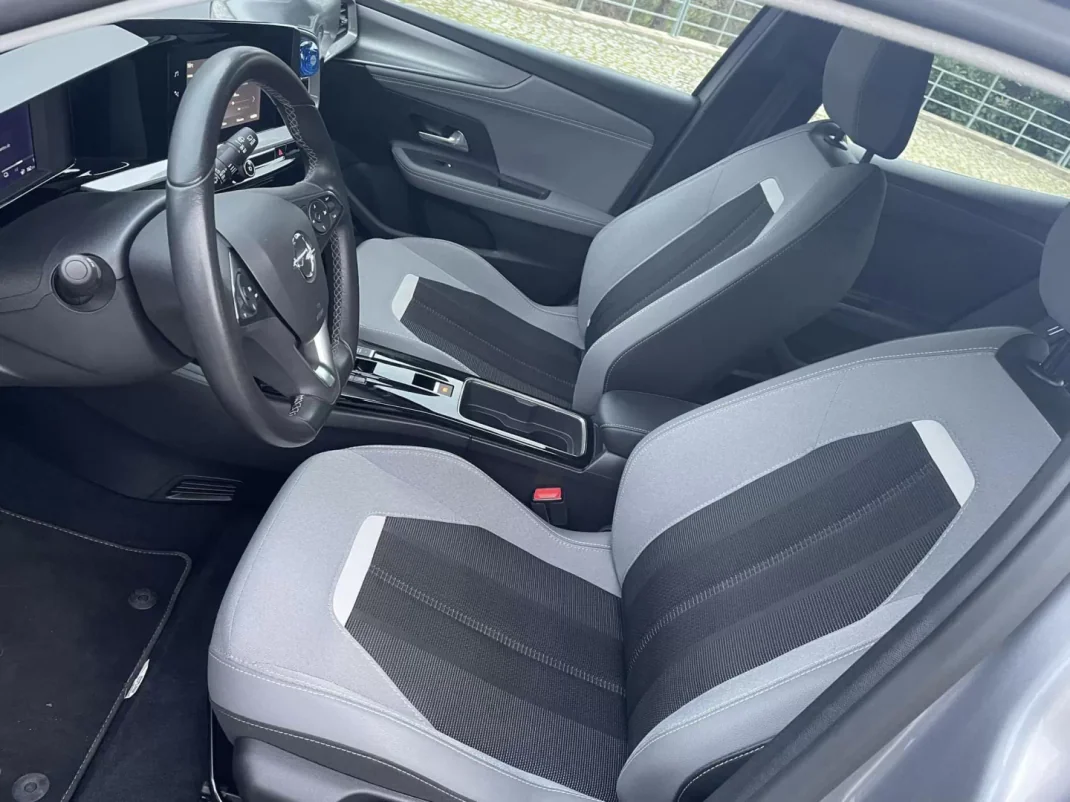 Opel Mokka-e 2022 - 24000 EUR, 28000 km - AUTO.MOTO.pt - 28000km - foto 8 de 11