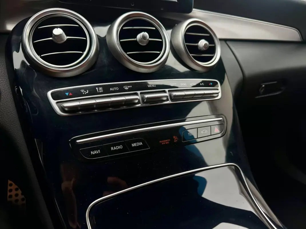 Mercedes-Benz C 220 2019 - 28950 EUR, 109000 km - 109000km - foto 24 de 27