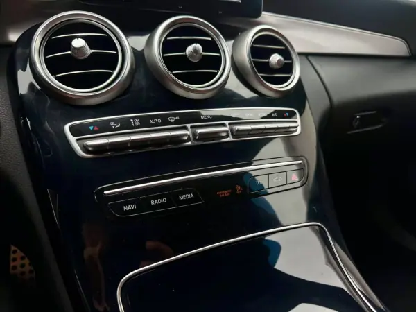 Mercedes-Benz C 220 2019 - 28950 EUR, 109000 km - AUTO.MOTO.pt - 109000km - foto 24 de 27