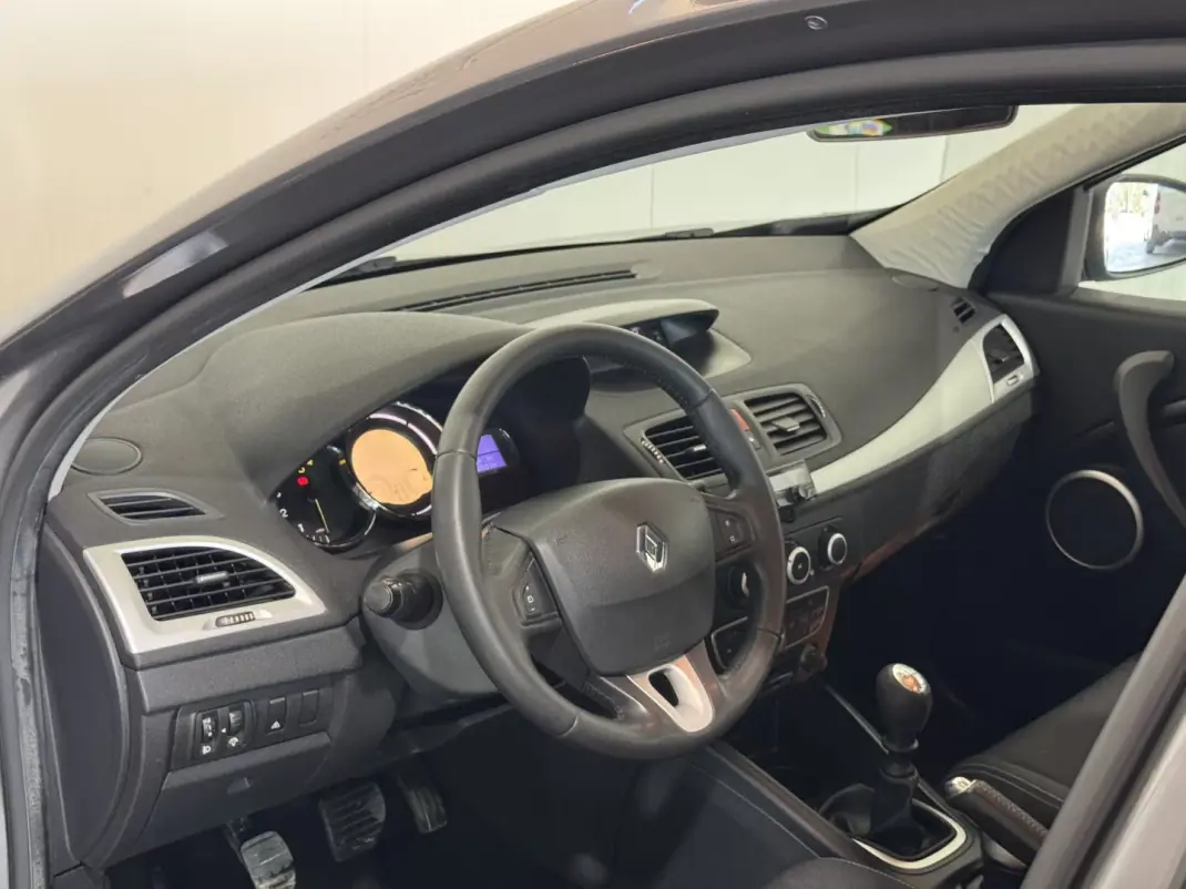 Renault Mégane 2010 - 5990 EUR, 268926 km - 268926km - foto 14 de 18