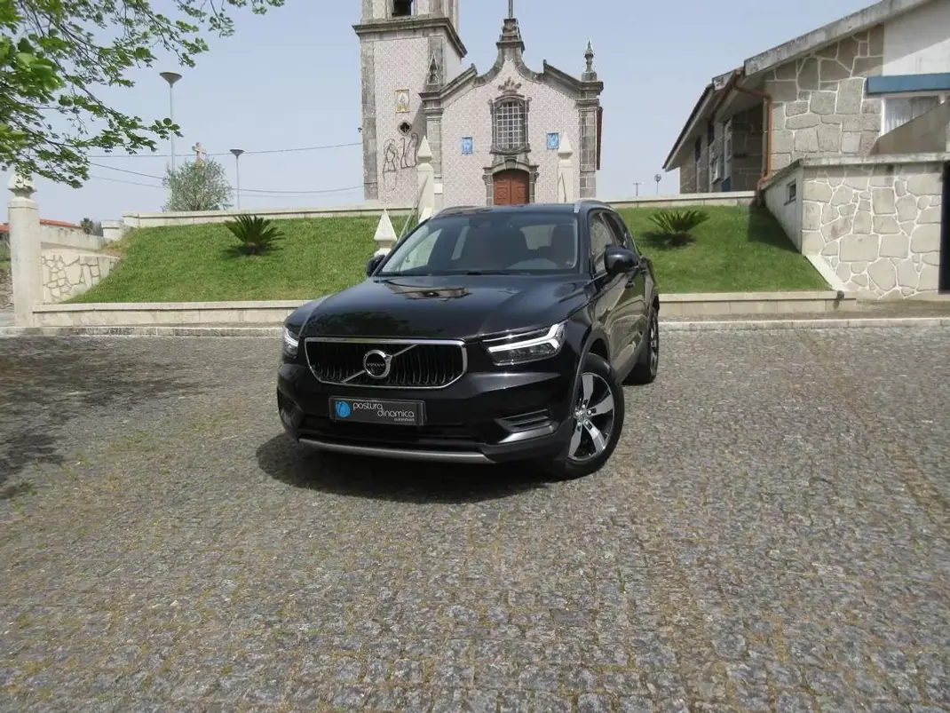 Volvo XC 40 2019 - 29490 EUR, 70000 km - AUTO.MOTO.pt - 70000km - foto 1 de 60