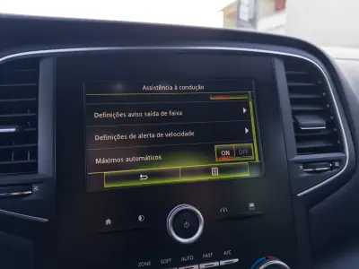 Renault Mégane Sport Tourer 2016 - 13990 EUR, 163000 km - AUTO.MOTO.pt - 163000km - foto 39 de 47