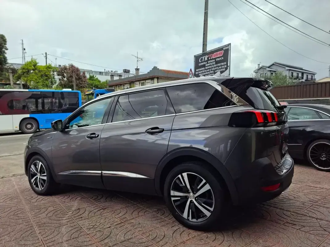 Peugeot 5008 2017 - 16500 EUR, 30000 km - AUTO.MOTO.pt - 30000km - foto 11 de 35