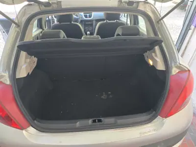 Peugeot 207 2008 - 3500 EUR, 130000 km - AUTO.MOTO.pt - 130000km - foto 10 de 17