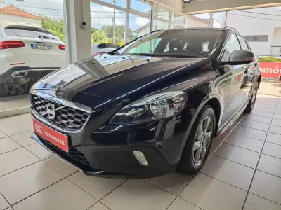 Volvo V40 Cross Country 2014 - 8150 EUR, 211000 km - AUTO.MOTO.pt - 211000km - foto 5 de 35