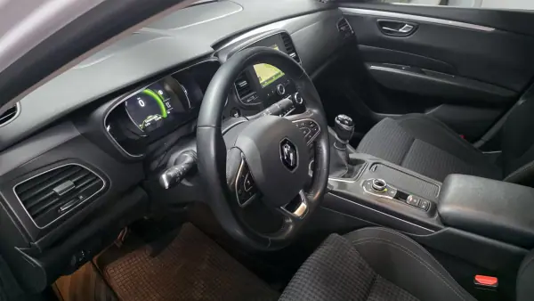 Renault Talisman 2016 - 14990 EUR, 107000 km - AUTO.MOTO.pt - 107000km - foto 5 de 43