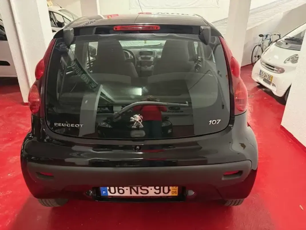 Peugeot 107 2013 - 6250 EUR, 116000 km - AUTO.MOTO.pt - 116000km - foto 5 de 26