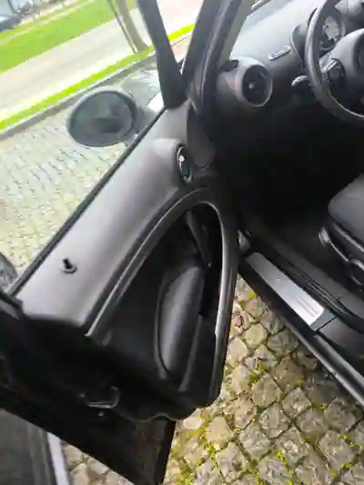 MINI Countryman 2012 - 7350 EUR, 262000 km - AUTO.MOTO.pt - 262000km - foto 11 de 16