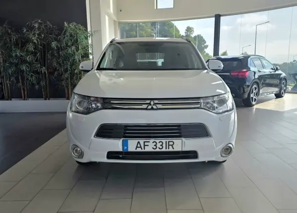 Mitsubishi Outlander 2015 — foto 2 de 31
