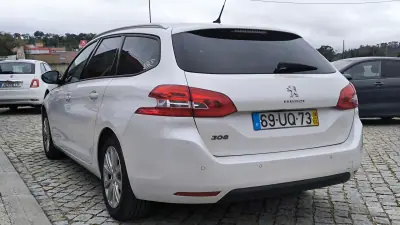 Peugeot 308 SW 2018 - 13950 EUR, 111285 km - AUTO.MOTO.pt - 111285km - foto 4 de 5