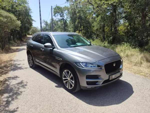 Jaguar F-Pace 2018 - 20900 EUR, 226300 km - AUTO.MOTO.pt - 226300km - foto 7 de 24