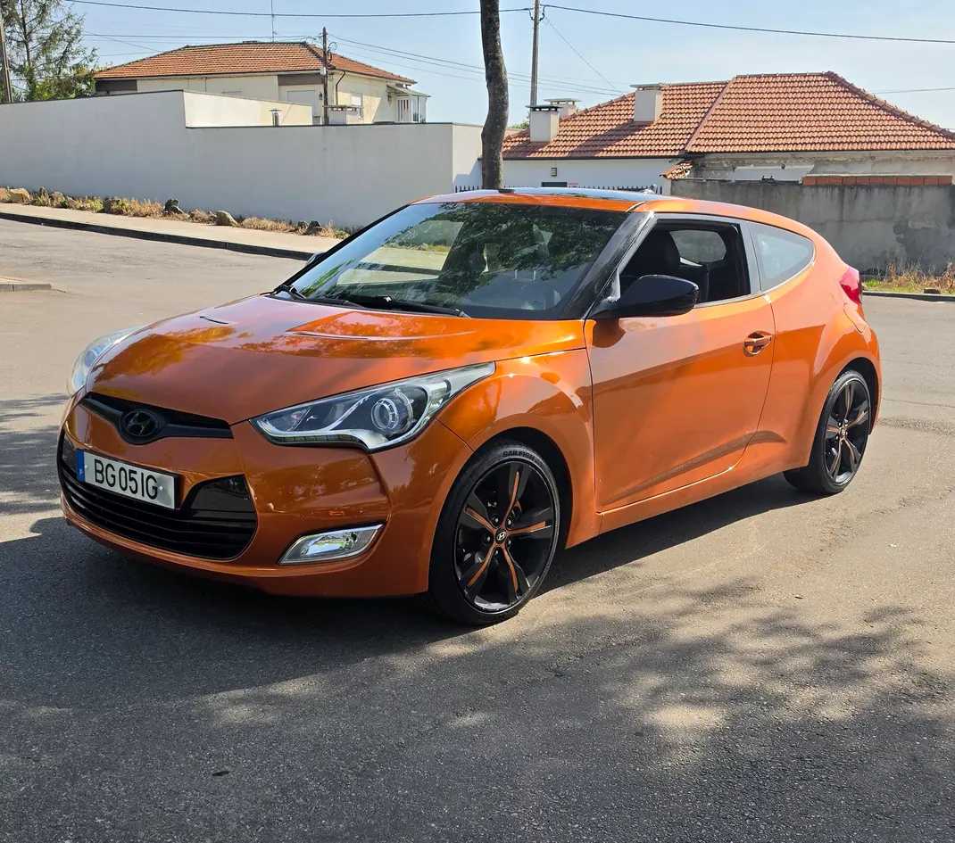 Hyundai Veloster 2012 - 10000 EUR, 150000 km - AUTO.MOTO.pt - 150000km - foto 2 de 17
