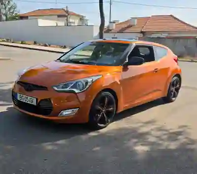 Hyundai Veloster 2012 - 10000 EUR, 150000 km - AUTO.MOTO.pt - 150000km - foto 2 de 17