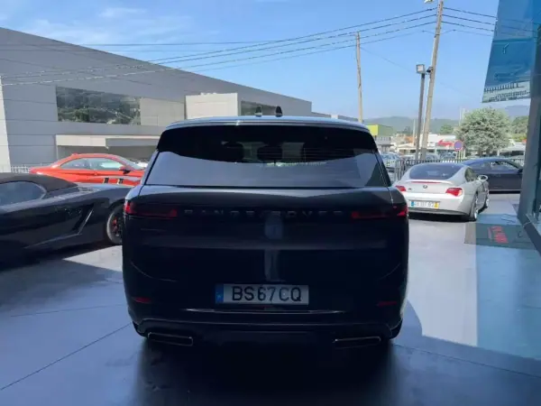 Land Rover Range Rover Sport 2025 - 115000 EUR, 22000 km - AUTO.MOTO.pt - 22000km - foto 4 de 19