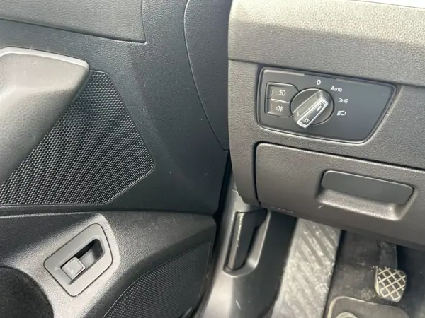 Volkswagen Passat Variant 2018 - 17900 EUR, 143500 km - AUTO.MOTO.pt - 143500km - foto 15 de 20