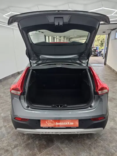 Volvo V40 Cross Country 2018 - 15000 EUR, 106816 km - 106816km - foto 40 de 40