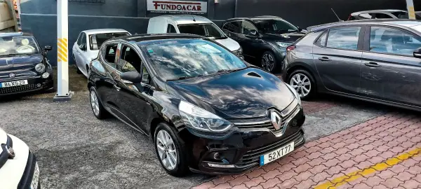 Renault Clio 2019 - 11250 EUR, 154000 km - AUTO.MOTO.pt - 154000km - foto 3 de 9