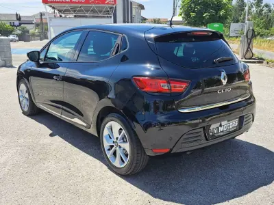 Renault Clio 2017 - 10950 EUR, 112648 km - AUTO.MOTO.pt - 112648km - foto 9 de 45