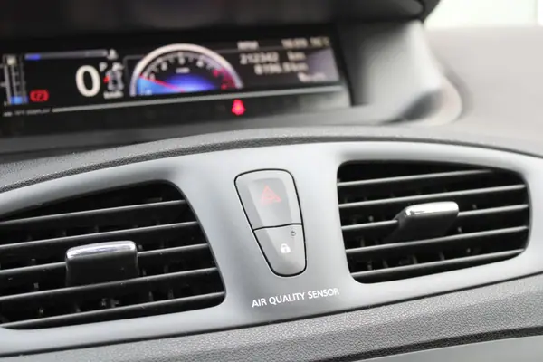 Renault Scénic 2012 - 7900 EUR, 212000 km - AUTO.MOTO.pt - 212000km - foto 21 de 21
