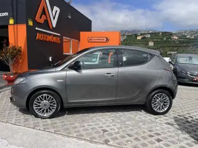 Lancia Ypsilon 2011 - 5950 EUR, 184167 km - 184167km - foto 4 de 12