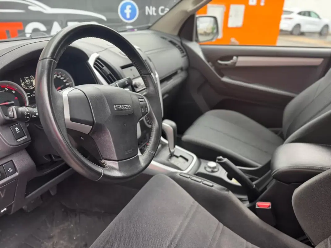 Isuzu 2019 - 21900 EUR, 171159 km - AUTO.MOTO.pt - 171159km - foto 9 de 12