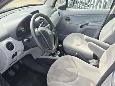 Citroën C3 2003 - 4500 EUR, 279000 km - AUTO.MOTO.pt - 279000km - foto 12 de 13