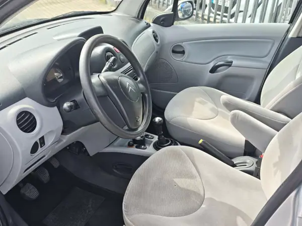 Citroën C3 2003 - 4500 EUR, 279000 km - AUTO.MOTO.pt - 279000km - foto 12 de 13