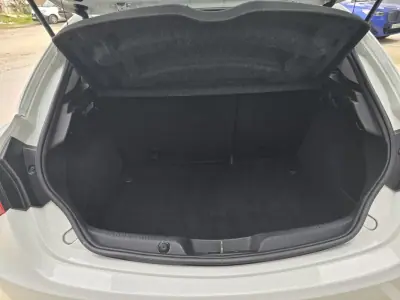 Alfa Romeo Giulietta 2011 - 9990 EUR, 177008 km - AUTO.MOTO.pt - 177008km - foto 13 de 18